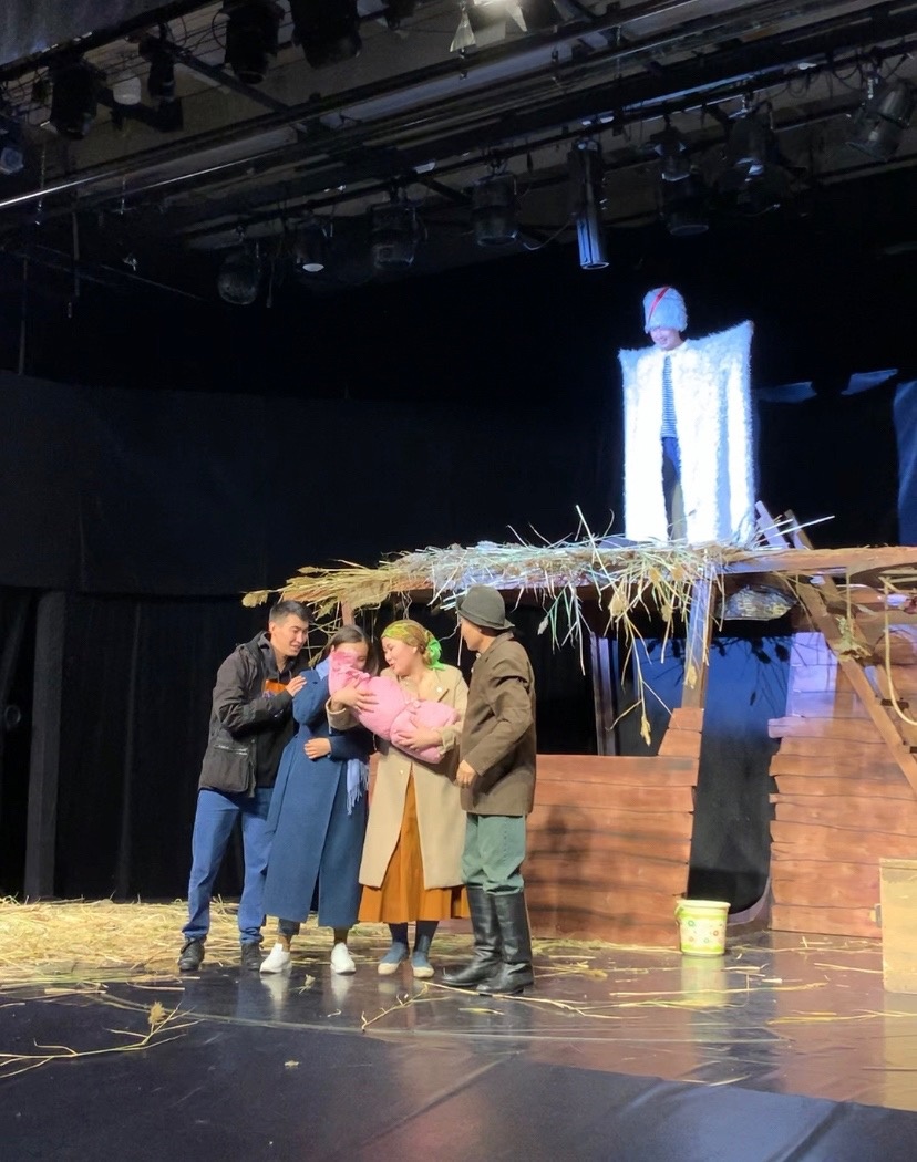 В прошлую субботу 30 сентября, Тувинский театр кукол показали спектакль "Очень простая история"